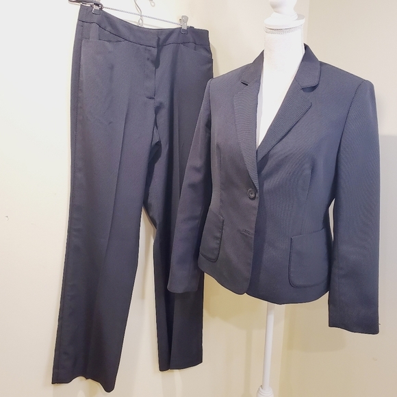 Jones New york suit black stripped size 8 - Picture 10 of 15